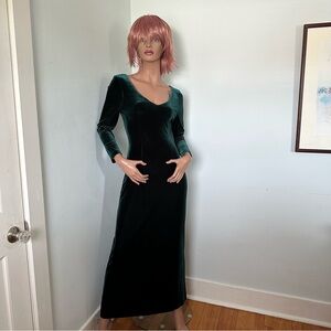 Luxurious Deep Green Velvet Knit Long Sleeve Maxi Dress